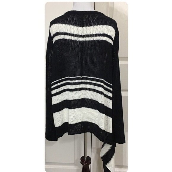 Chico's 1 Sz M Womens Asymmetrical Hem Knit Sweater Minimalist Black Stripe - Picture 9 of 12
